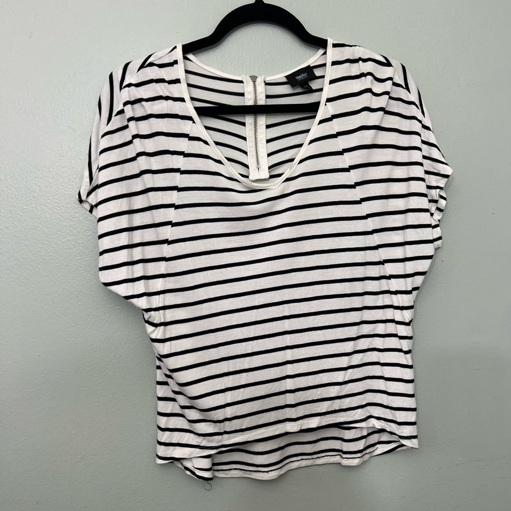 XS black and white striped top